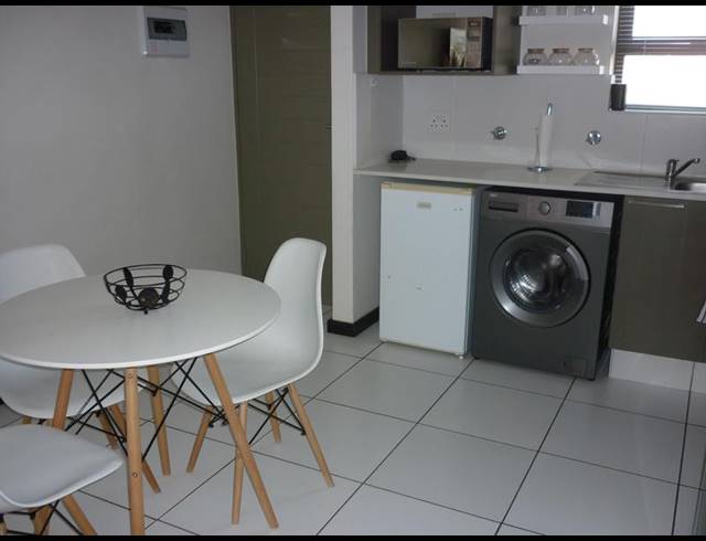 1 BEDROOM APARTMENT FOR SALE IN BARBEQUE DOWNS